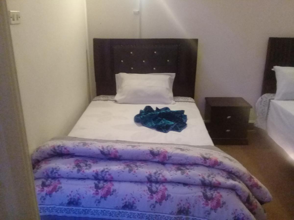 Hi Nile Plaza Hostel Kairó Kültér fotó